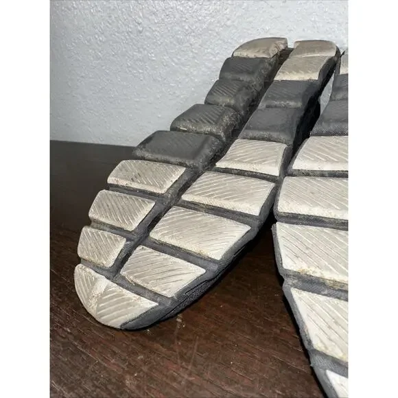 On Cloud X 3 60.98696 Black Silver Sneakers Shoes Womens Size 7 EUC - Picture 10 of 11